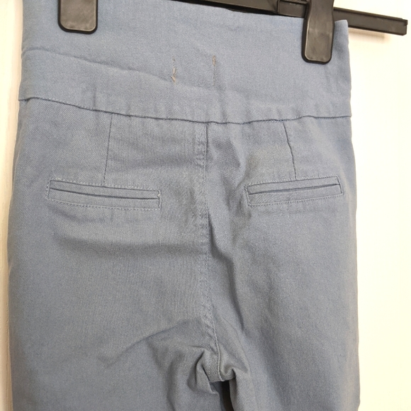 Ultra High Waisted Light Wash Jeggings - Picture 4 of 6